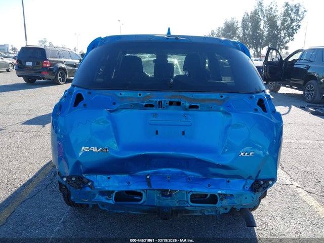 JTMWFREV4JD118483 Toyota Rav4 Xle