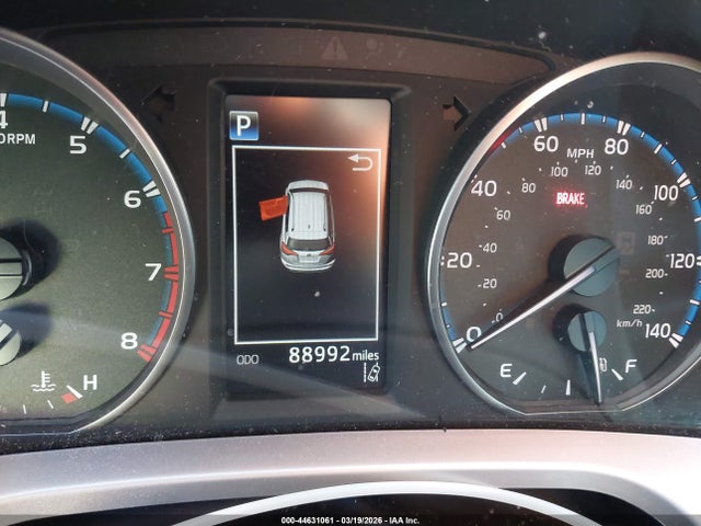 JTMWFREV4JD118483 Toyota Rav4 Xle