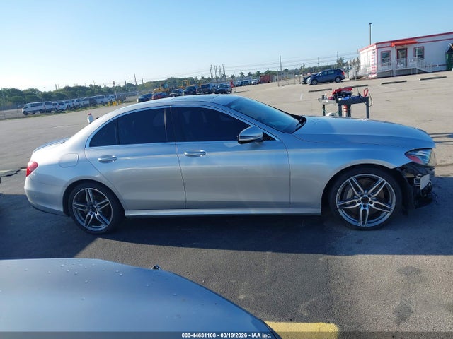 44631108 :رقم المزاد ، WDDZF4JB3JA330360 vin ، 2018 Mercedes-benz E 300 مزاد بيع