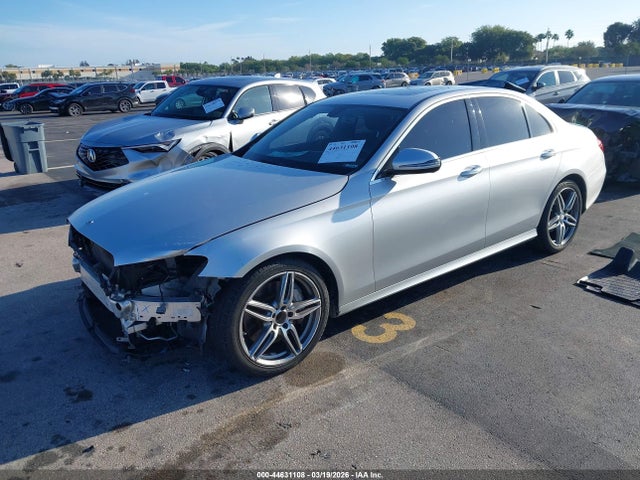 44631108 :رقم المزاد ، WDDZF4JB3JA330360 vin ، 2018 Mercedes-benz E 300 مزاد بيع