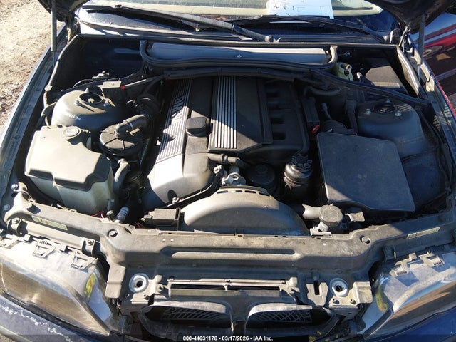 44631178 :رقم المزاد ، WBAEV53434KM34570 vin ، 2004 Bmw 330i مزاد بيع