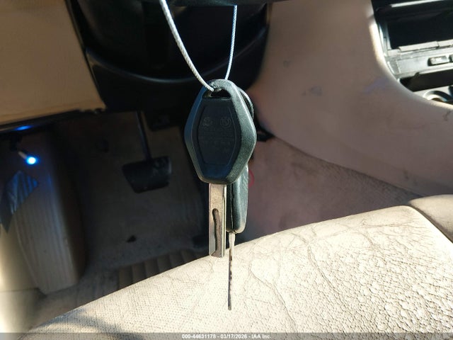 44631178 :رقم المزاد ، WBAEV53434KM34570 vin ، 2004 Bmw 330i مزاد بيع