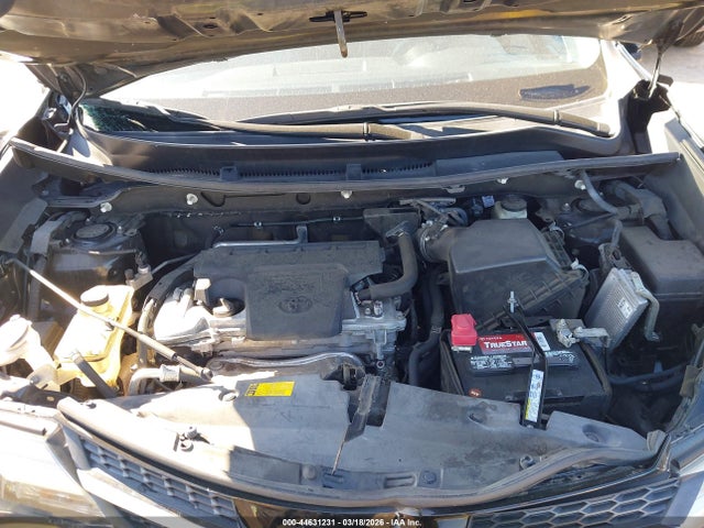 2T3WFREV8FW155613 Toyota Rav4 Xle
