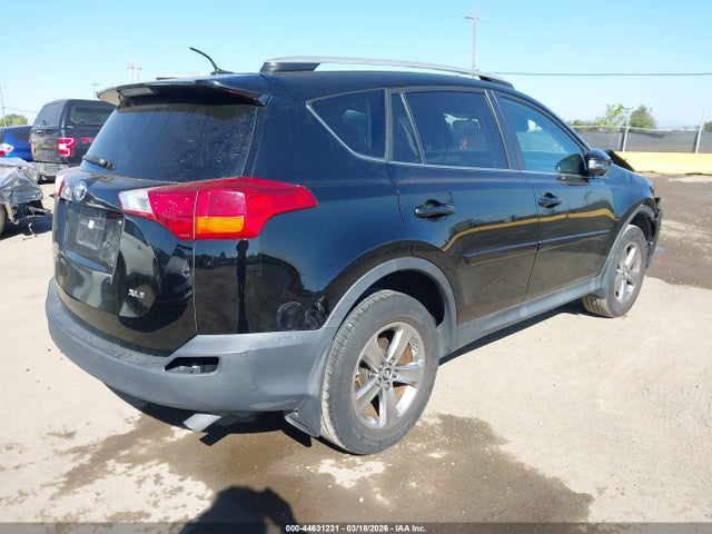 2T3WFREV8FW155613 Toyota Rav4 Xle