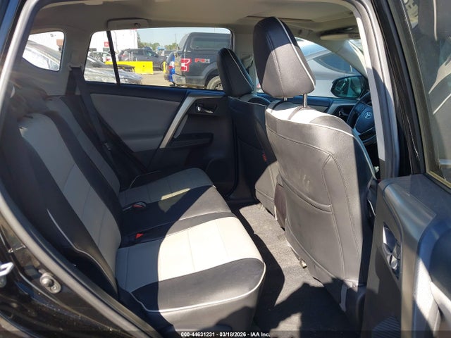 2T3WFREV8FW155613 Toyota Rav4 Xle