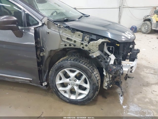 Aukcja sprzedaży 2017 Chrysler Pacifica Touring-l, vin: 2C4RC1BG5HR506620, numer aukcji: 44631238