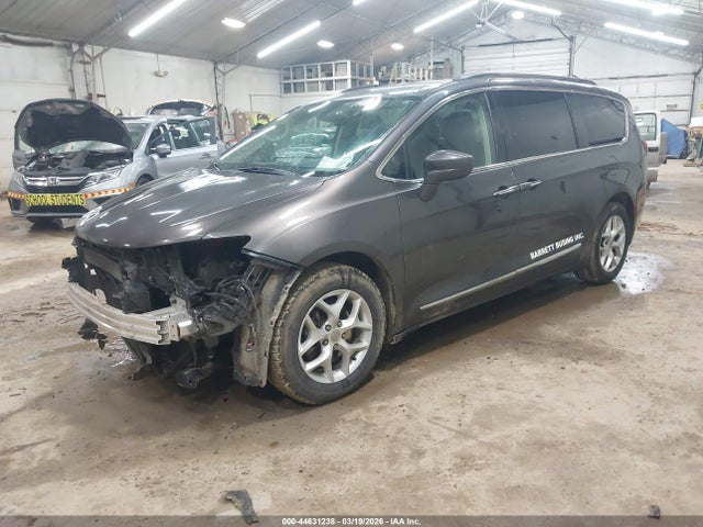 Aukcja sprzedaży 2017 Chrysler Pacifica Touring-l, vin: 2C4RC1BG5HR506620, numer aukcji: 44631238