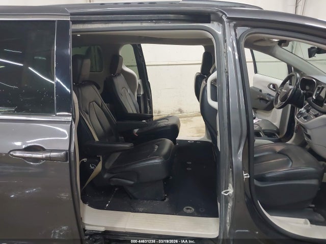 Aukcja sprzedaży 2017 Chrysler Pacifica Touring-l, vin: 2C4RC1BG5HR506620, numer aukcji: 44631238