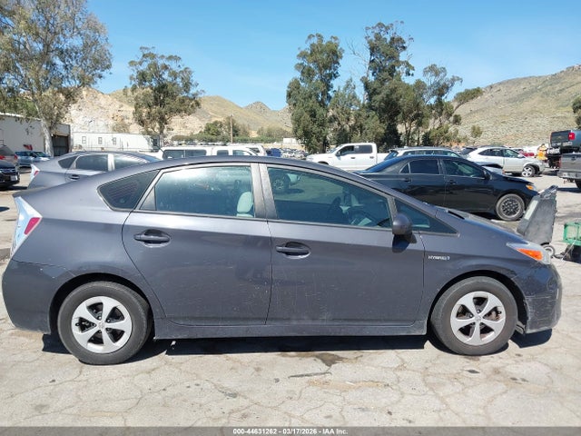 Toyota Prius Two 2014 JTDKN3DU3E1764564 Image 13