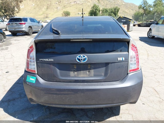 Toyota Prius Two 2014 JTDKN3DU3E1764564 Image 16