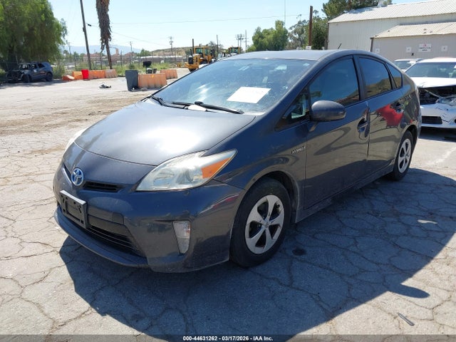 Toyota Prius Two 2014 JTDKN3DU3E1764564 Image 2
