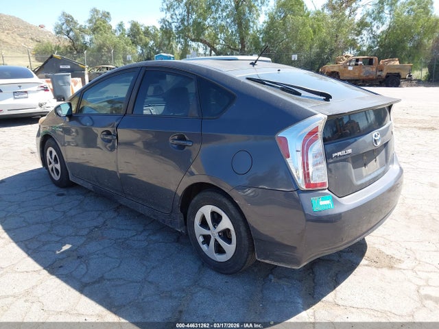 Toyota Prius Two 2014 JTDKN3DU3E1764564 Image 3