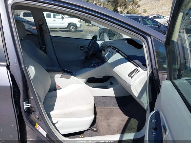 Toyota Prius Two 2014 JTDKN3DU3E1764564 Image 5