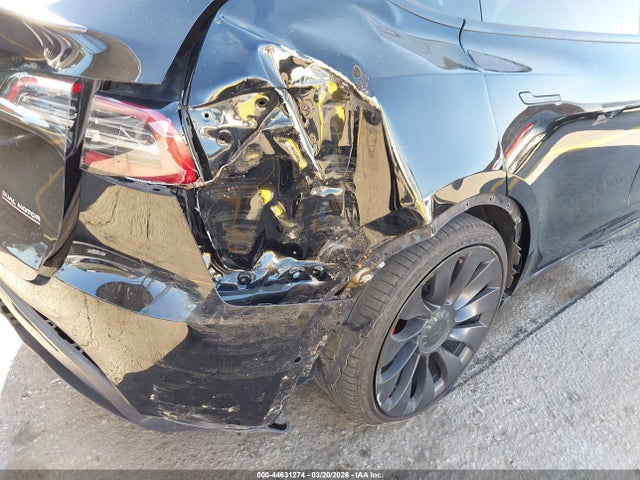 7SAYGDEF1NF392727 Tesla Model Y Performance Dual Motor All-wheel Drive