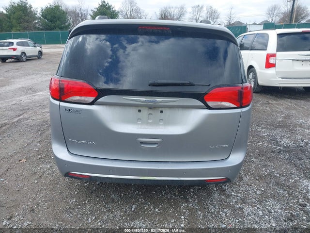 2020 Chrysler Pacifica Limited მანქანა იყიდება აუქციონზე, vin: 2C4RC1GG0LR171686, აუქციონის ნომერი: 44631350