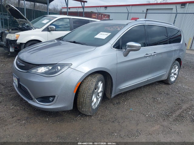 2020 Chrysler Pacifica Limited მანქანა იყიდება აუქციონზე, vin: 2C4RC1GG0LR171686, აუქციონის ნომერი: 44631350