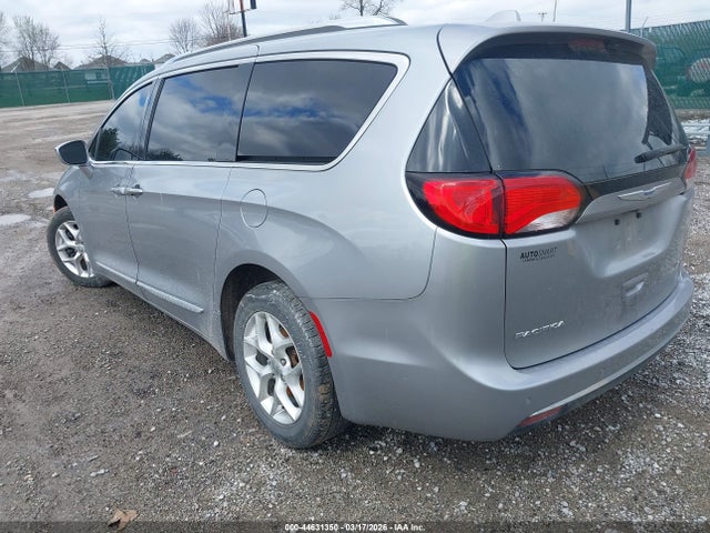2020 Chrysler Pacifica Limited მანქანა იყიდება აუქციონზე, vin: 2C4RC1GG0LR171686, აუქციონის ნომერი: 44631350