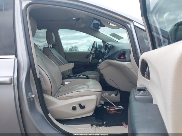 2020 Chrysler Pacifica Limited მანქანა იყიდება აუქციონზე, vin: 2C4RC1GG0LR171686, აუქციონის ნომერი: 44631350