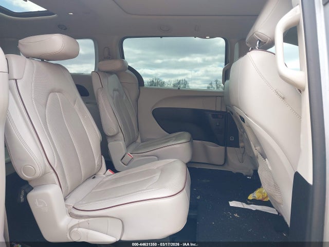 2020 Chrysler Pacifica Limited მანქანა იყიდება აუქციონზე, vin: 2C4RC1GG0LR171686, აუქციონის ნომერი: 44631350