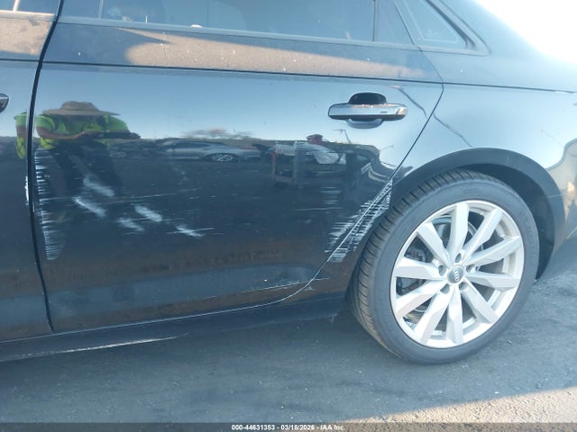 Продаж на аукціоні авто 2017 Audi A4 2.0t Ultra Premium, vin: WAUGMAF45HA168416, номер лоту: 44631353