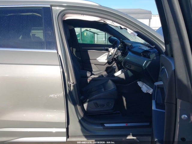 2022 Audi Q3 Premium Plus 45 Tfsi S Line Quattro Tiptronic მანქანა იყიდება აუქციონზე, vin: WA1EECF31N1133274, აუქციონის ნომერი: 44631378