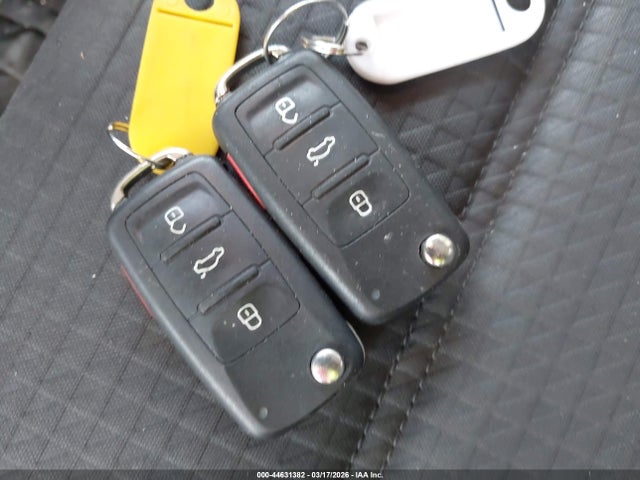 Продажа на аукционе авто 2015 Volkswagen Jetta 2.0l S, vin: 3VW2K7AJ5FM342856, номер лота: 44631382