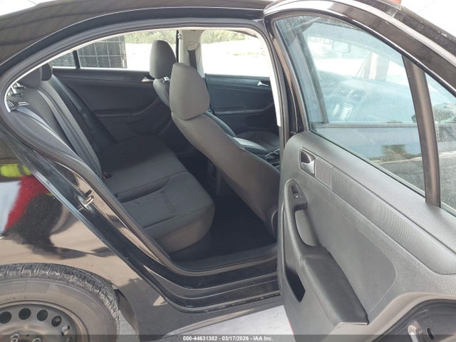 Продажа на аукционе авто 2015 Volkswagen Jetta 2.0l S, vin: 3VW2K7AJ5FM342856, номер лота: 44631382