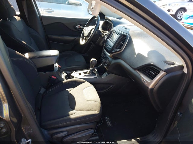 1C4PJLCB4FW790760 Jeep Cherokee Latitude