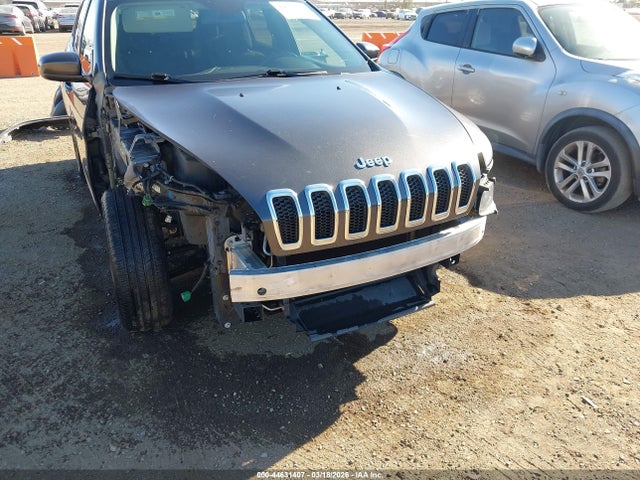 1C4PJLCB4FW790760 Jeep Cherokee Latitude