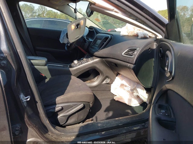 44631443 :رقم المزاد ، 1C3CCCAB9FN570973 vin ، 2015 Chrysler 200 Limited مزاد بيع