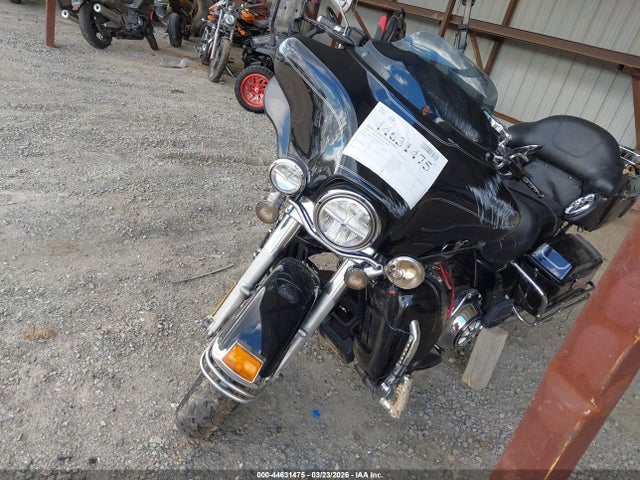 2013 HARLEY-DAVIDSON FLHTCU 1HD1FCM18DB673117 Photo 1