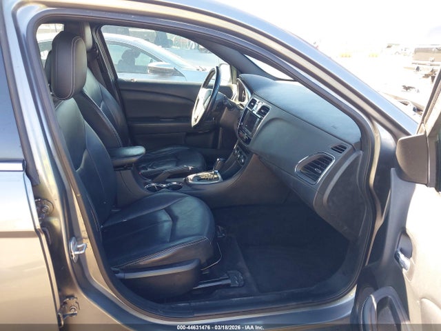 44631476 :رقم المزاد ، 1C3BC2FB2BN580611 vin ، 2011 Chrysler 200 Limited مزاد بيع