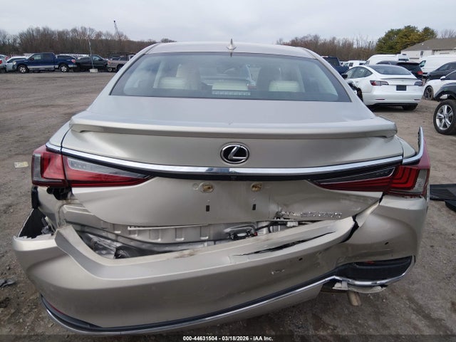 44631504 :رقم المزاد ، 58AD11D11NU008409 vin ، 2022 Lexus Es 250 مزاد بيع