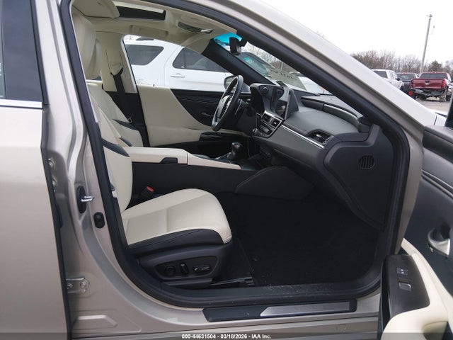 44631504 :رقم المزاد ، 58AD11D11NU008409 vin ، 2022 Lexus Es 250 مزاد بيع