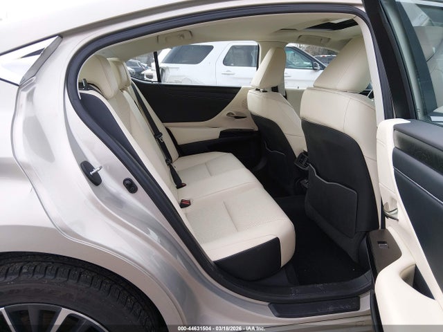 44631504 :رقم المزاد ، 58AD11D11NU008409 vin ، 2022 Lexus Es 250 مزاد بيع