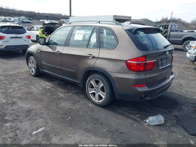 2012 BMW X5 5UXZV4C51CL759023 Photo 2