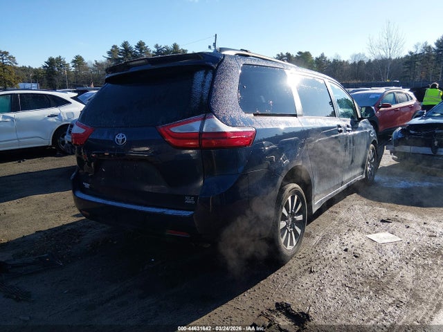 5TDDZ3DC1KS216856 Toyota Sienna Xle Premium 7 Passenger