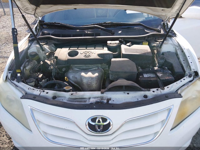 44631684 :رقم المزاد ، 4T1BF3EK0BU647993 vin ، 2011 Toyota Camry Le مزاد بيع