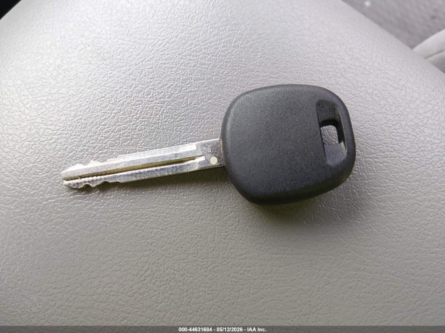 44631684 :رقم المزاد ، 4T1BF3EK0BU647993 vin ، 2011 Toyota Camry Le مزاد بيع
