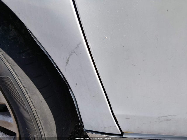 44631684 :رقم المزاد ، 4T1BF3EK0BU647993 vin ، 2011 Toyota Camry Le مزاد بيع