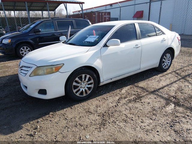 44631684 :رقم المزاد ، 4T1BF3EK0BU647993 vin ، 2011 Toyota Camry Le مزاد بيع