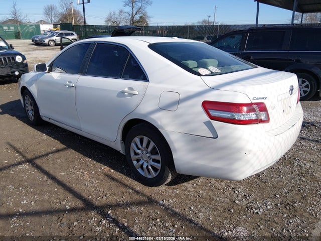 44631684 :رقم المزاد ، 4T1BF3EK0BU647993 vin ، 2011 Toyota Camry Le مزاد بيع