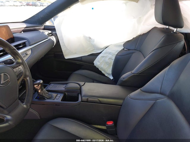 44631689 :رقم المزاد ، 58AD21B10LU010195 vin ، 2020 Lexus Es 300h مزاد بيع