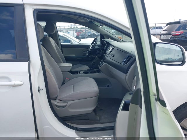 KNDMB5C12F6021404 KIA SEDONA LX