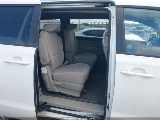 KNDMB5C12F6021404 KIA SEDONA LX