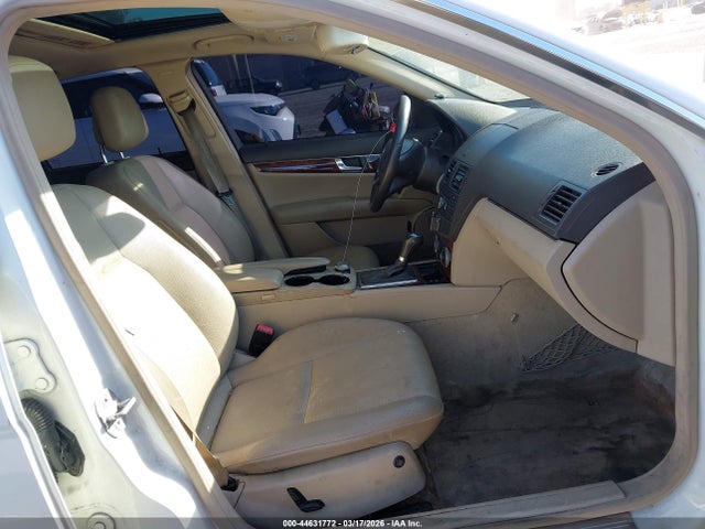 2011 MERCEDES-BENZ C 300 WDDGF5EB5BR157077 Photo 4