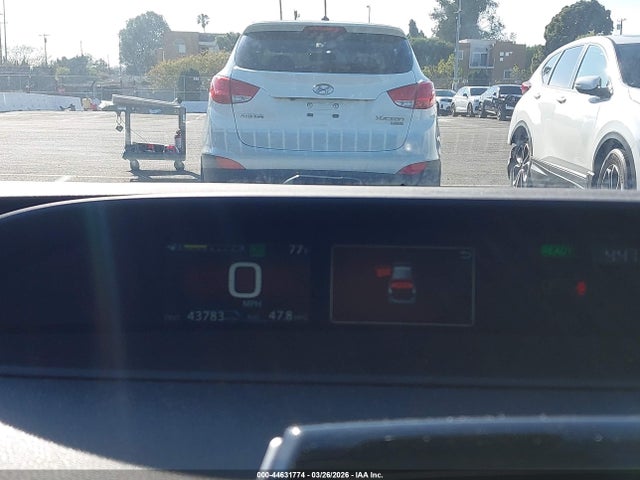 JTDKAMFU5N3174935 Toyota Prius L