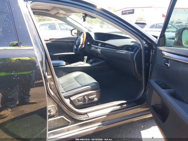 44631818 :رقم المزاد ، 58ABK1GG7HU075816 vin ، 2017 Lexus Es 350 مزاد بيع