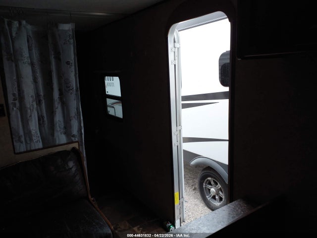Продажа на аукционе авто 2013 Avenger Travel Trailer, vin: 5ZT2AVKB8DB902289, номер лота: 44631832