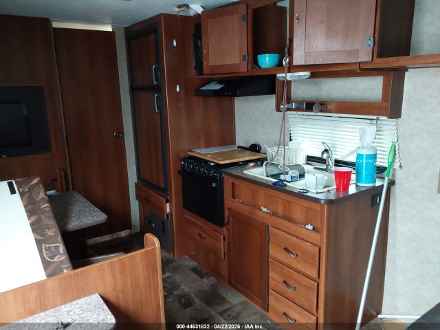 Продажа на аукционе авто 2013 Avenger Travel Trailer, vin: 5ZT2AVKB8DB902289, номер лота: 44631832